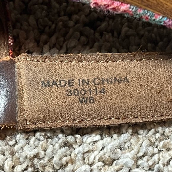 TOMS - Playa Tribal Multi Color Woven T Strap Sandals Size 6 - Picture 4 of 9